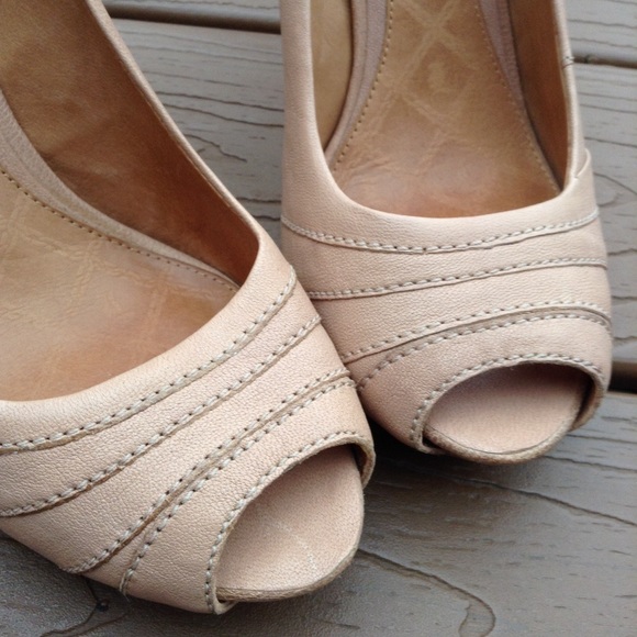 LAMB tan leather peep toe stilettos 7 (J7) - Picture 3 of 6